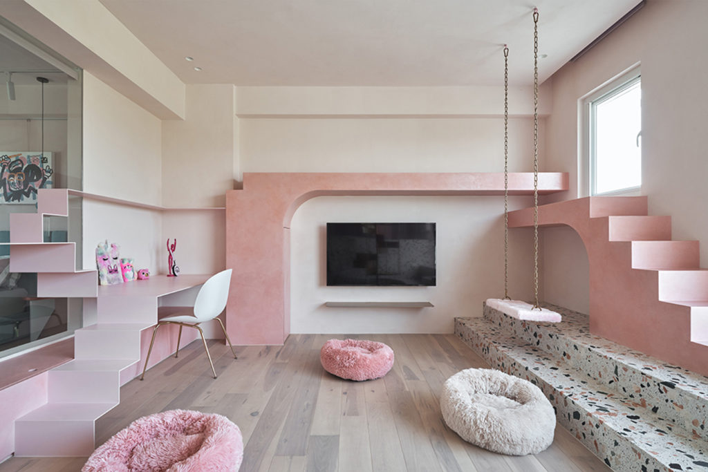 Pink Cat House – A pretty space for three lucky cats